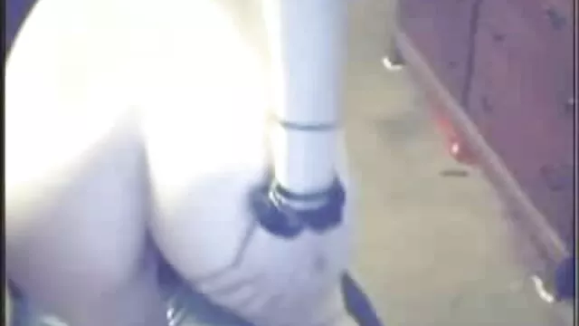 Placer metiendose cosas por el ano sexual africano