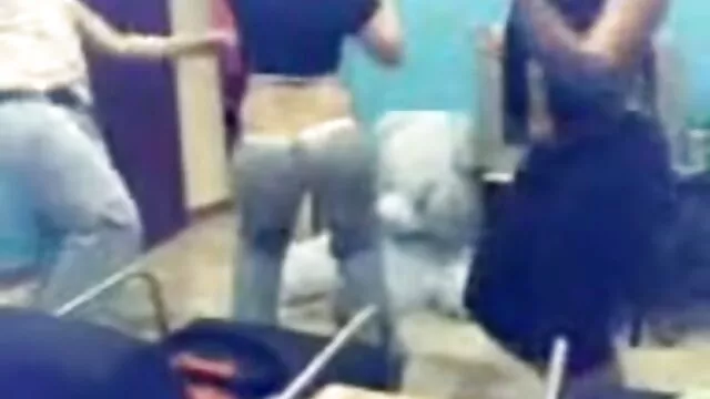 Asiático con enormes tetas masajes y golpes a un ver videos porno por el ano cliente