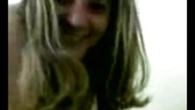 Milf Flower metiendole la mano por el culo es una verdadera puta ANAL! -L1390-