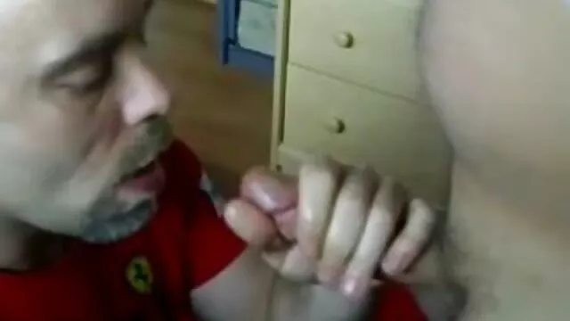 Rubia adolescente flaca es invadida analmente xxx follando por el ano por primera vez.