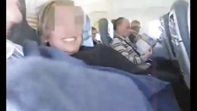 ¡Atacado en el estante! se la folla por el ano
