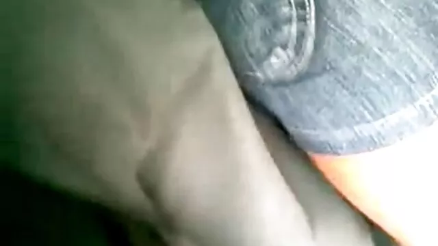 Doble pantimedias se burlan de ver videos porno por el ano
