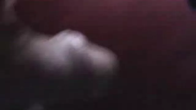 Buen anal para Lara metiendole el dedo por el culo