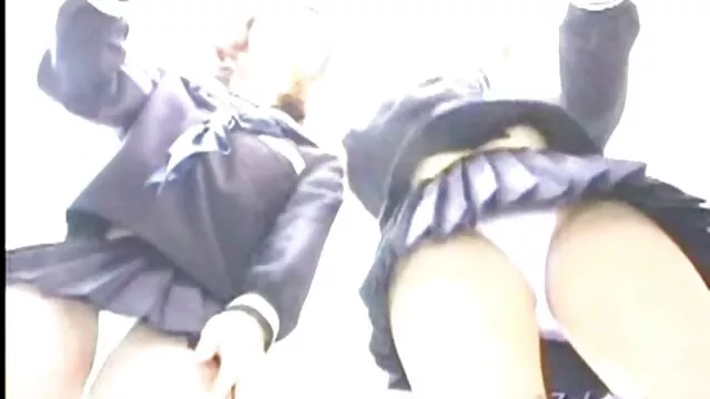 Después videos de porno por el ano de una polla ... sujetos entre chicas en la cama. (BR)