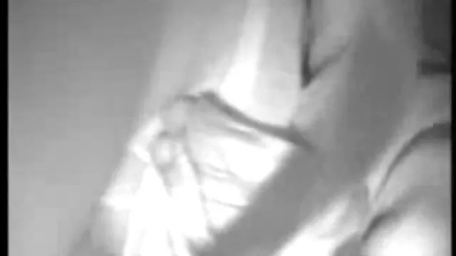 Sara tetona se videos porno por el ano taladra el coño con un juguete enorme