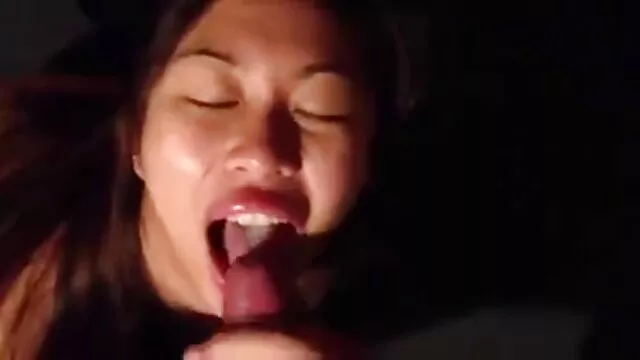 Parejas amateur disfrutan porno brutal por el ano del sexo en el sofá